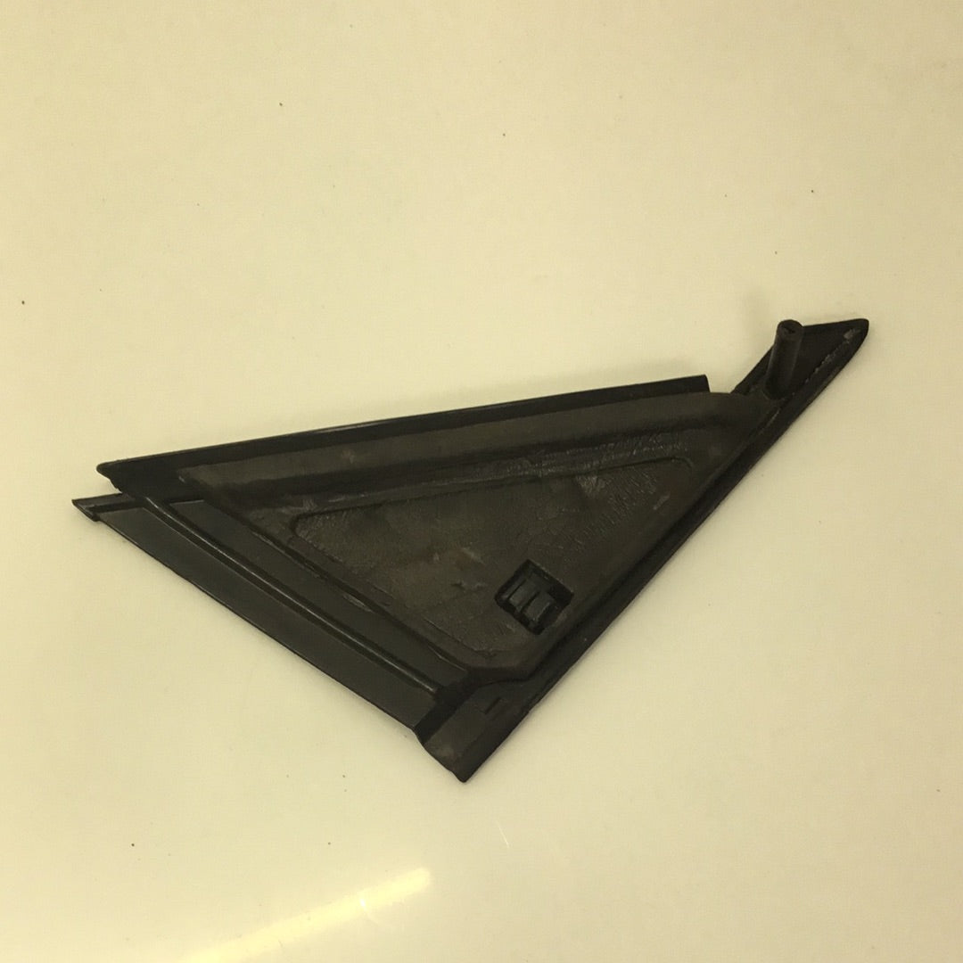 VW CORRADO OUTER DOOR WINDOW TRIANGLE TRIM 535853221